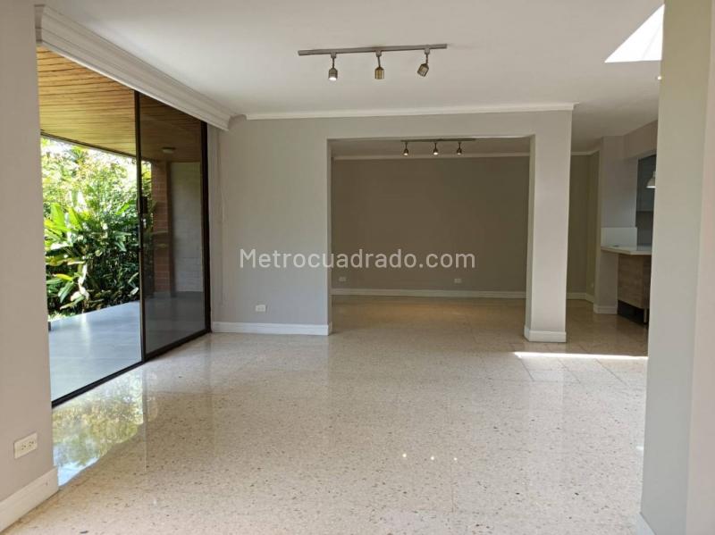 4BR House with Private Garden in El Tesoro (El Poblado) - 6