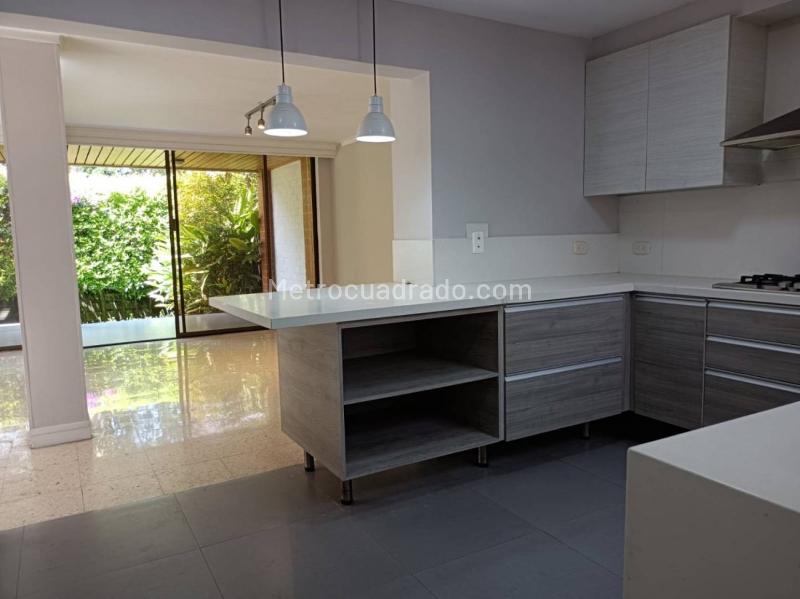 4BR House with Private Garden in El Tesoro (El Poblado) - 7