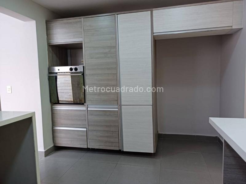 4BR House with Private Garden in El Tesoro (El Poblado) - 8