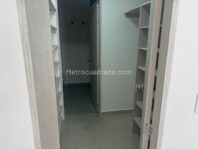Apartamento de 3 alcobas en venta en Belen La Castellana, Medellín, 134 m² · foto 5 de 11