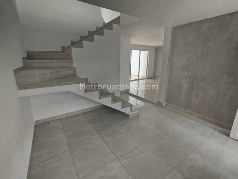 Casa Cómoda de 5 Alcobas en Floresta