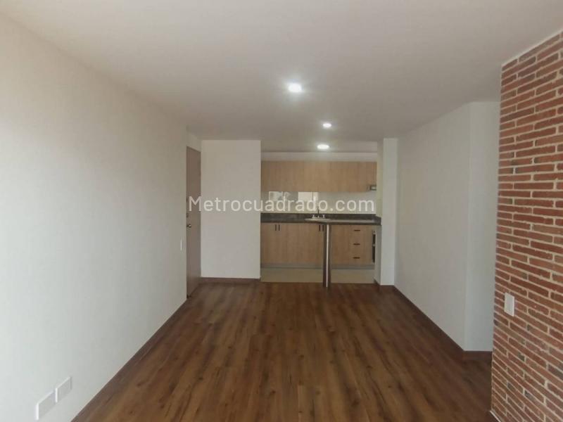 Spacious 2BR Apartment in Provenza - 2