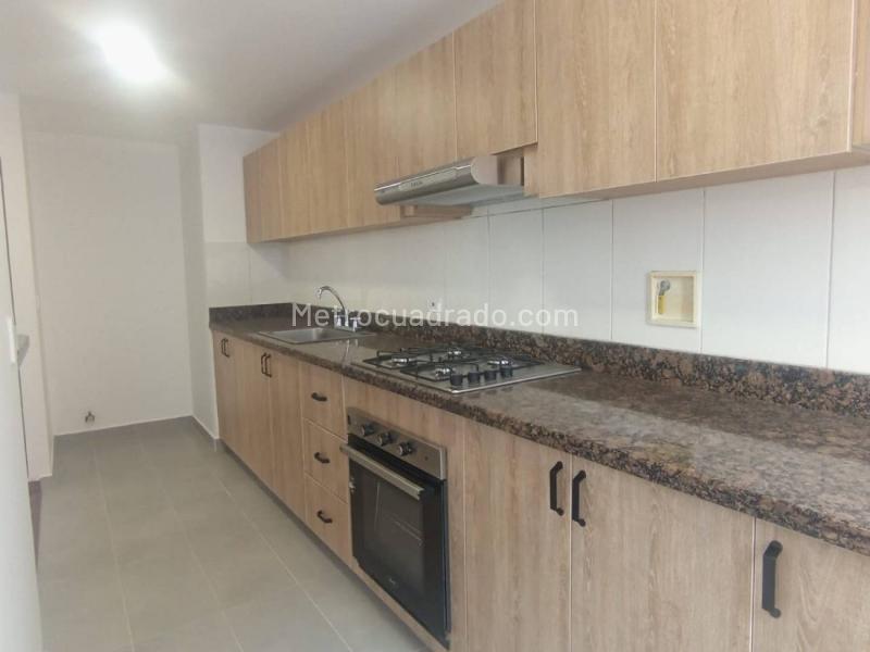 Spacious 2BR Apartment in Provenza - 3
