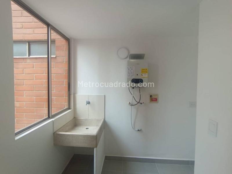 Spacious 2BR Apartment in Provenza - 5