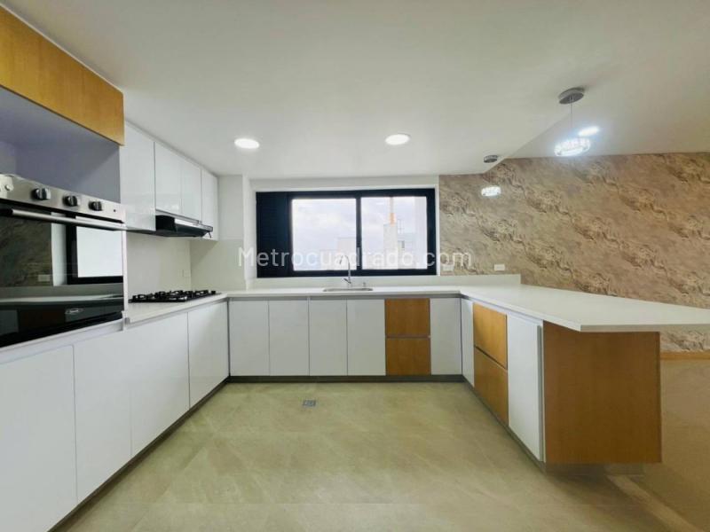 3BR Apartment with Modern Finishes in Lalinde (Near El Poblado Ave) - 5