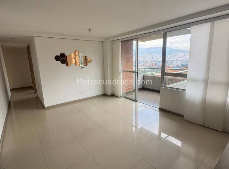 Modern 3BR Apartment in Castropol, El Poblado - 2