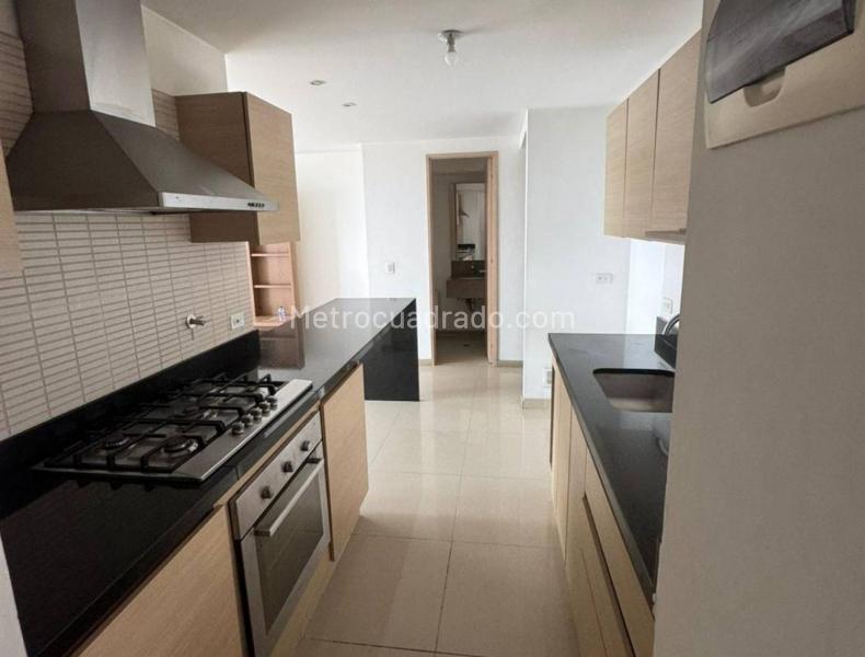 Modern 3BR Apartment in Castropol, El Poblado - 5
