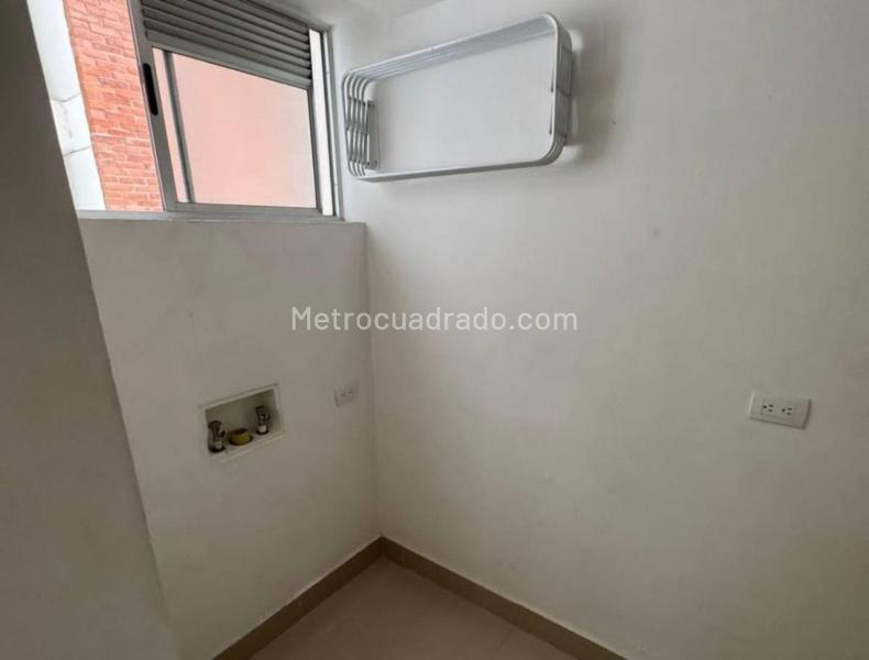 Modern 3BR Apartment in Castropol, El Poblado - 6