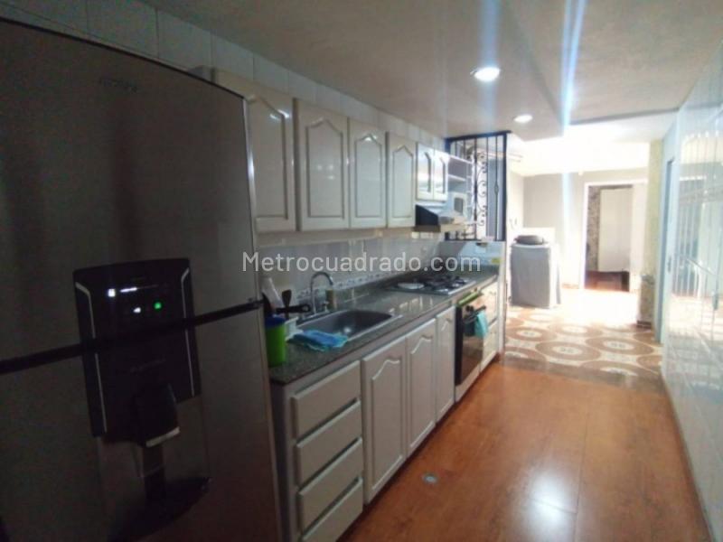 Spacious 2BR Apartment in Belen La Palma - 4