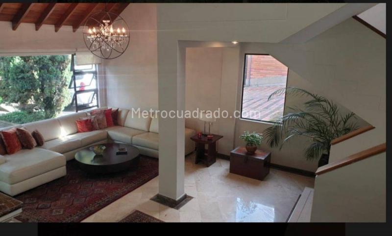 Casa en Arriendo de 3 Alcobas y 4 Baños en Las Palmas - 2