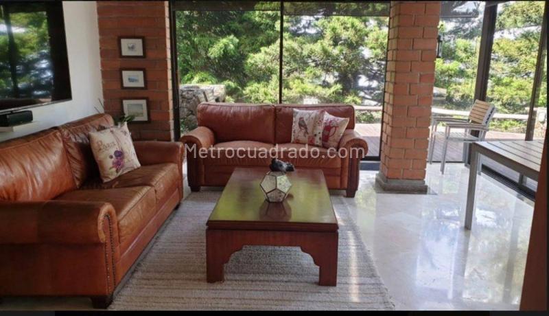 Casa en Arriendo de 3 Alcobas y 4 Baños en Las Palmas - 5