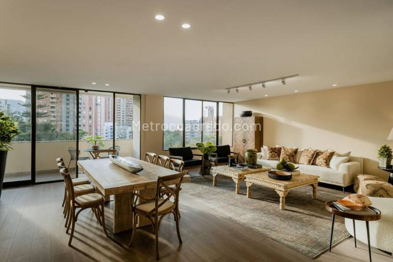 Apartamento de 3 Alcobas con Piscina en Loma del Campestre