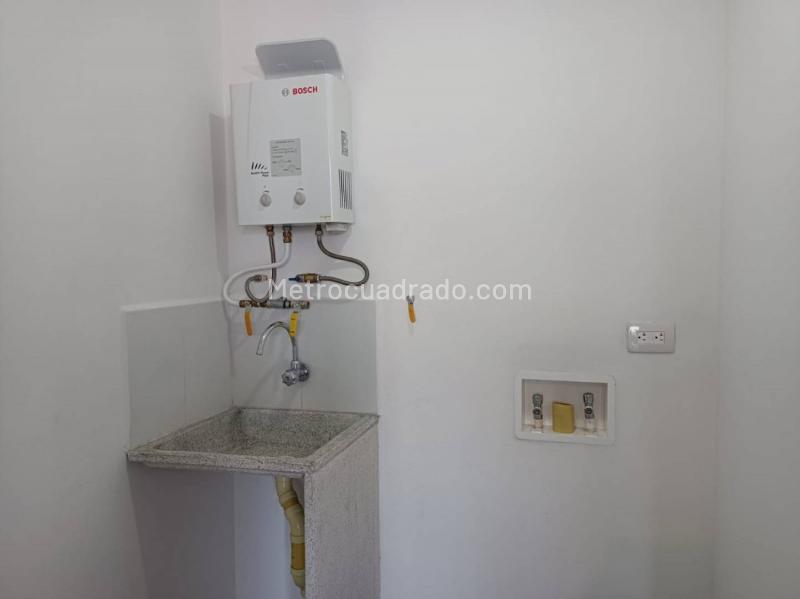 Apartamento de 2 Alcobas con Vistas Panorámicas en Las Palmas - 5