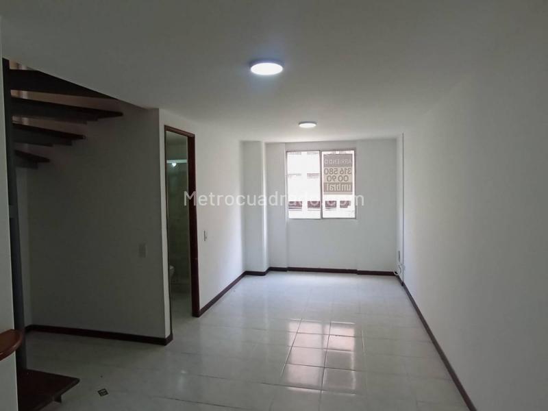 Apartamento de 2 Alcobas con Piscina y Gimnasio en La Loma del Indio