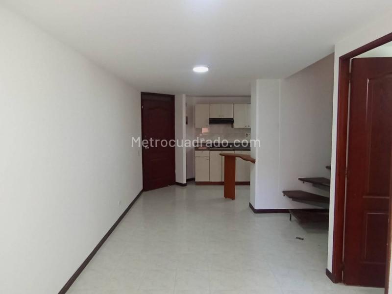 Apartamento de 2 Alcobas con Piscina y Gimnasio en La Loma del Indio - 2