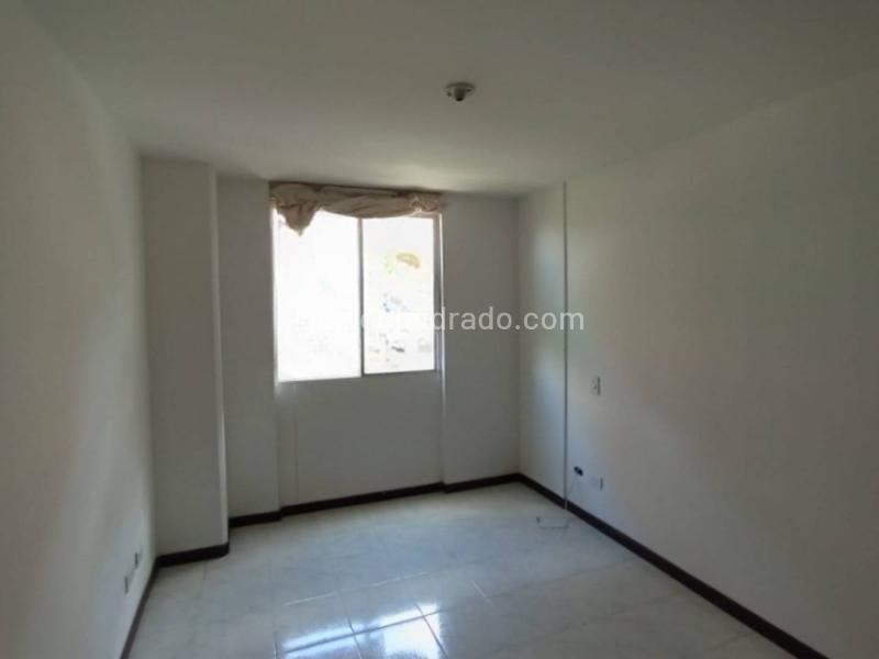 Apartamento de 2 Alcobas con Piscina y Gimnasio en La Loma del Indio - 7
