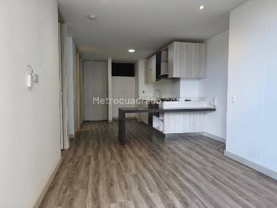 Apartaestudio en arriendo en Loma De Los Gonzalez, Medellín, 60 m² · foto 2 de 13