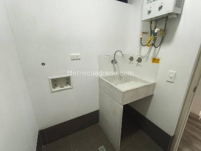 Apartaestudio en arriendo en Loma De Los Gonzalez, Medellín, 60 m² · foto 5 de 13