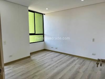 Apartamento en venta en Loma De Las Brujas, Envigado · foto 10 de 17