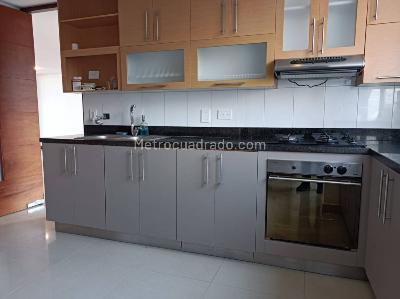 Apartamento en arriendo en Loma De Los Gonzalez, Medellín · foto 6 de 20