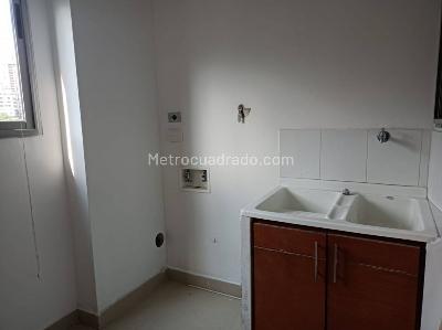 Apartamento en arriendo en Loma De Los Gonzalez, Medellín · foto 7 de 20