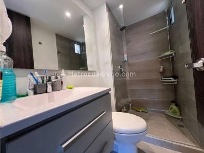 Apartamento de 3 alcobas en venta en Calasanz, Medellín, 93 m² · foto 16 de 20