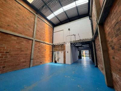 Warehouse for rent in Sajonia, Rionegro