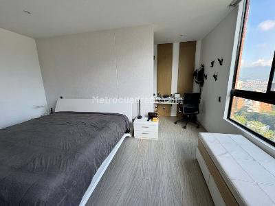 Apartamento de 3 alcobas en venta en Las Lomas, Medellín, 153 m² · foto 9 de 20