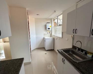 Apartamento de 3 alcobas en arriendo en Camino Verde, Envigado, 70 m² · foto 3 de 14