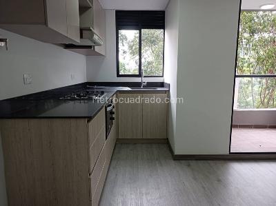 Apartamento de 3 alcobas en arriendo en Las Palmas, Medellín, 78 m² · foto 3 de 17