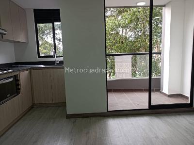 Apartamento de 3 alcobas en arriendo en Las Palmas, Medellín, 78 m² · foto 4 de 17