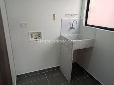 Apartamento de 3 alcobas en arriendo en Las Palmas, Medellín, 78 m² · foto 5 de 17