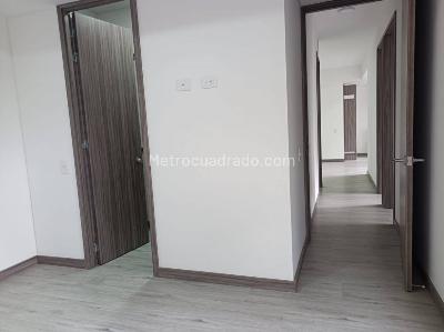 Apartamento de 3 alcobas en arriendo en Las Palmas, Medellín, 78 m² · foto 8 de 17
