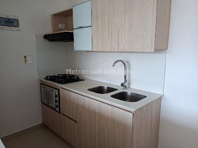 Apartamento en arriendo en Loma De Los Gonzalez, Medellín · foto 4 de 15