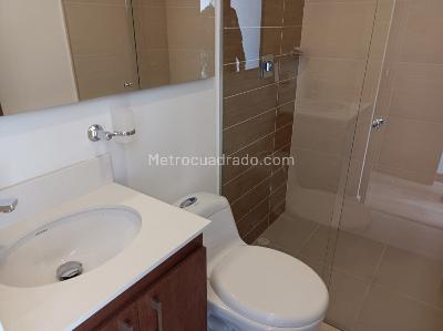 Apartamento en arriendo en Loma De Los Gonzalez, Medellín · foto 11 de 15