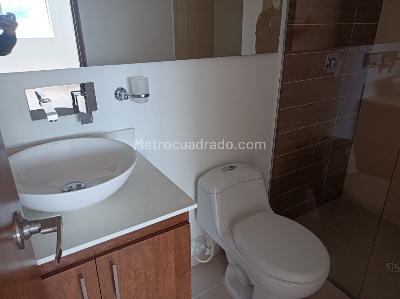 Apartamento en arriendo en Loma De Los Gonzalez, Medellín · foto 14 de 15