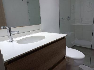 Apartaestudio en arriendo en Loma De Los Gonzalez, Medellín · foto 10 de 16