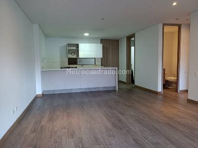 Apartaestudio en arriendo en Loma De Los Gonzalez, Medellín · foto 2 de 16