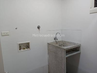 Apartaestudio en arriendo en Loma De Los Gonzalez, Medellín · foto 5 de 16
