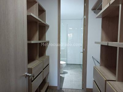 Apartaestudio en arriendo en Loma De Los Gonzalez, Medellín · foto 9 de 16
