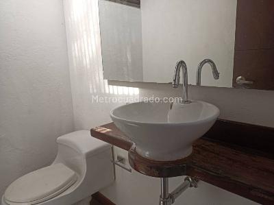 Casa de 2 alcobas en arriendo en Loma De Las Brujas, Envigado, 160 m² · foto 18 de 20