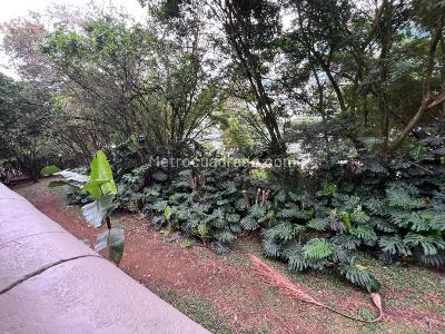Apartamento de 3 alcobas en venta en El Poblado, Medellín, 165 m² · foto 16 de 18