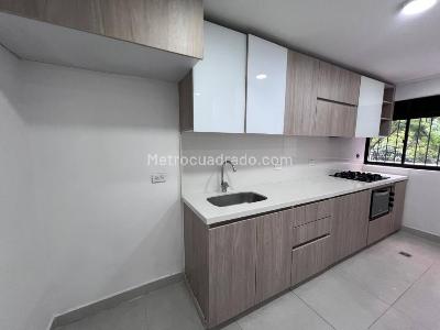 Apartamento de 3 alcobas en venta en El Poblado, Medellín, 165 m² · foto 2 de 18