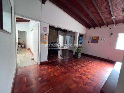 Casa de 4 alcobas en venta en Estadio, Medellín, 165 m² · foto 11 de 20