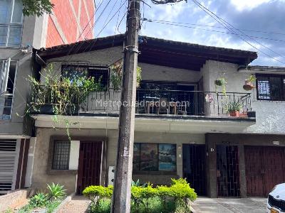 Casa de 4 alcobas en venta en Estadio, Medellín, 165 m² · foto 2 de 20