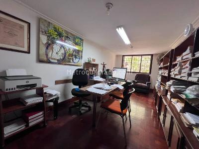 Casa de 4 alcobas en venta en Estadio, Medellín, 165 m² · foto 4 de 20