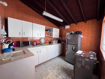 Casa de 4 alcobas en venta en Estadio, Medellín, 165 m² · foto 5 de 20