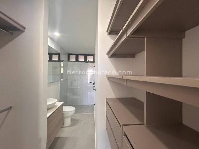Apartamento de 2 alcobas en venta en Loma Del Escobero, Envigado, 66 m² · foto 15 de 20