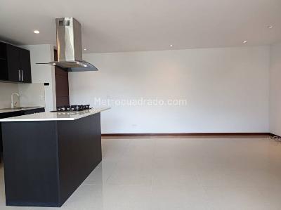 Apartamento en arriendo en La Abadia, Envigado · foto 4 de 19