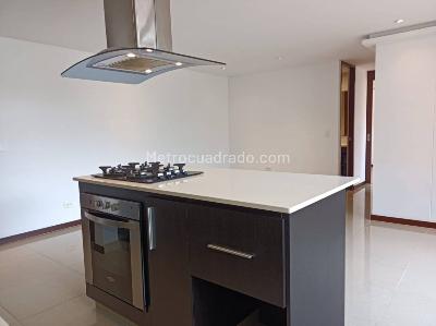 Apartamento en arriendo en La Abadia, Envigado · foto 5 de 19